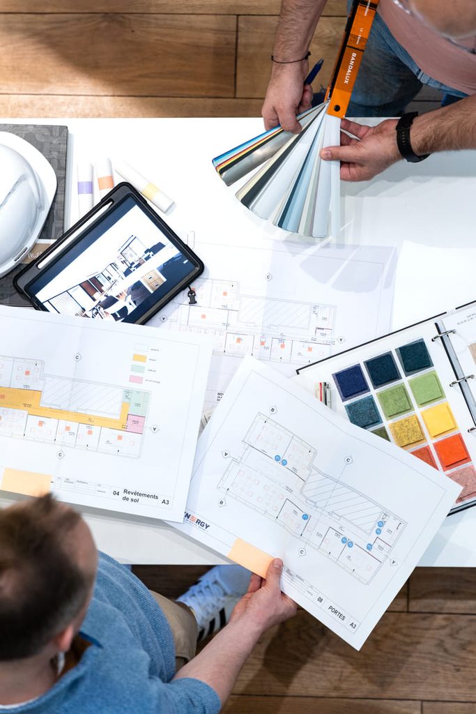 Plans et conception d’un projet d’aménagement de bureaux sur ordinateur