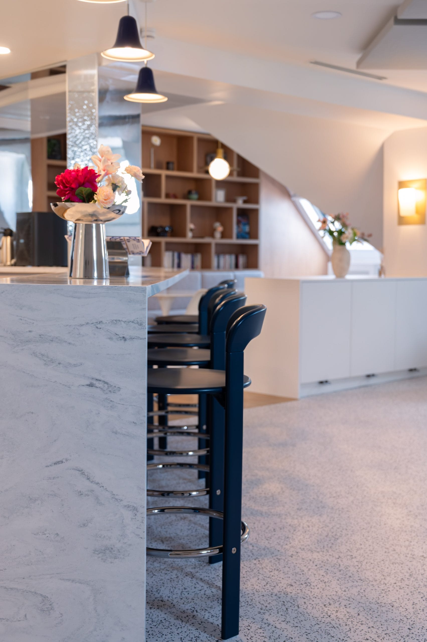 Espace de convivialité aménagé par Synergy Travaux