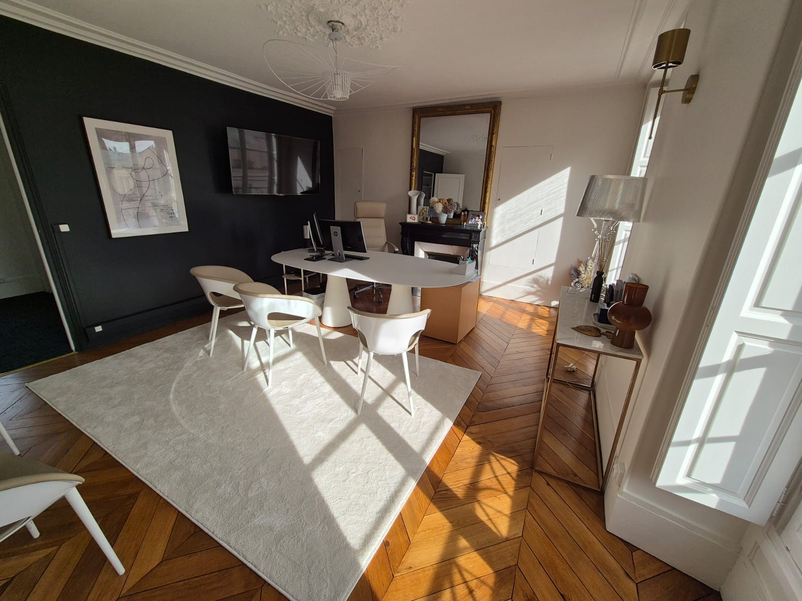Bureaux rénovés de l'étude notariale 1694 Notaires à Versailles